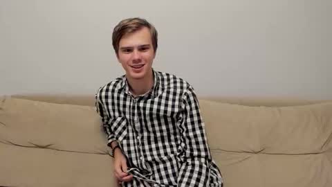 Snapshot of yueslang chatting on November 2, 8:22 pm Yue Lang and Samm online show from November 2, 8:22 pm