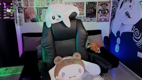    rawr   Anne Independent model      online show from September 16, 9:16 pm