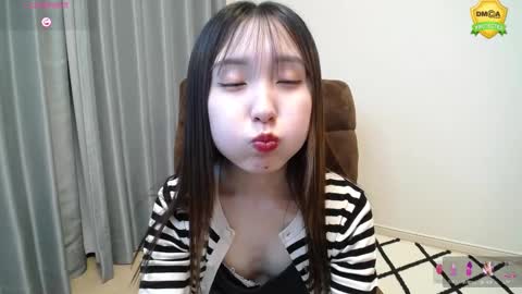 Snapshot of yui_x chatting on February 26, 1:08 pm yui_x online show from February 26, 1:08 pm