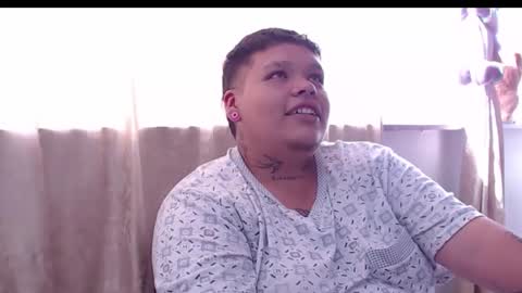 yul and val couple online show from December 14, 8:24 pm