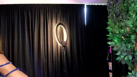 Yulia online show from December 17, 10:10 am