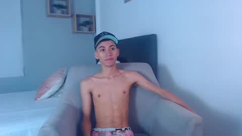 yulian_vasquez online show from February 25, 12:13 pm