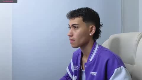 yulian_vasquez online show from September 15, 12:16 pm