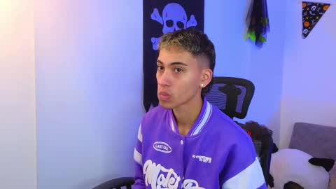 yulian_vasquez online show from October 14, 12:17 pm