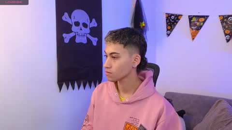 yulian_vasquez online show from October 17, 12:19 pm