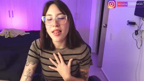 Snapshot of yulienne chatting on November 9, 1:37 am Yulienne online show from November 9, 1:37 am