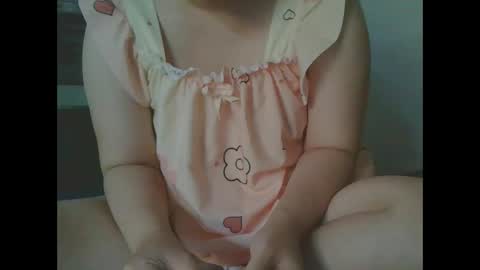 yumi123_ online show from November 14, 12:42 am