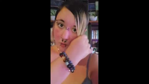 Snapshot of yumi_sapphire chatting on December 1, 2:22 pm Yumi Sapphire online show from December 1, 2:22 pm