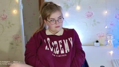 Polly online show from October 31, 4:30 pm