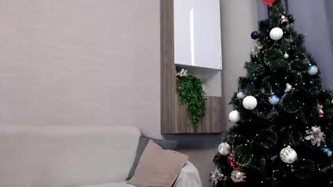 Snapshot of yummy_blonde chatting on December 22, 12:16 pm you babe online show from December 22, 12:16 pm