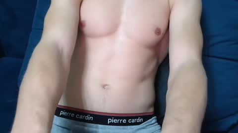 Snapshot of yummyalexxx chatting on December 4, 2:20 am Alex online show from December 4, 2:20 am