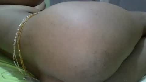 Snapshot of yummychocolate_2 chatting on October 14, 3:29 am YUMMY online show from October 14, 3:29 am