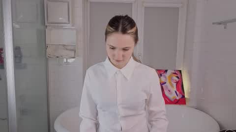 Emily online show from February 25, 4:49 pm