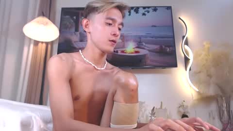 Justine online show from February 24, 4:04 pm