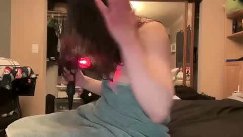 yummyybby online show from January 1, 4:50 am