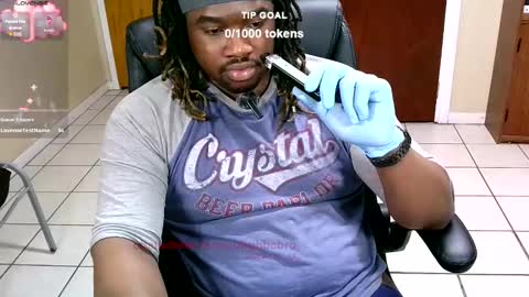 Snapshot of yungbbcbro chatting on December 14, 5:51 am Octavian online show from December 14, 5:51 am