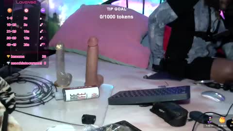 Snapshot of yungbbcbro chatting on January 7, 8:13 am Octavian online show from January 7, 8:13 am