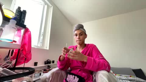 Snapshot of yungfemslut chatting on October 3, 10:07 pm BbyTSSLut online show from October 3, 10:07 pm