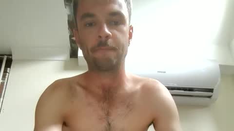 yungnhung998769 online show from February 9, 5:44 am