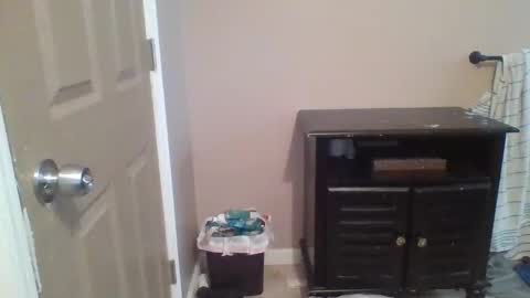 Snapshot of yungstallion10 chatting on December 3, 5:22 pm Fire 0range kush online show from December 3, 5:22 pm