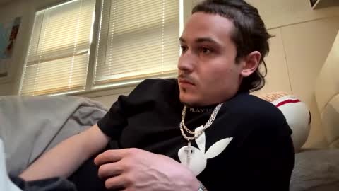 yungstudbev online show from April 13, 10:04 pm