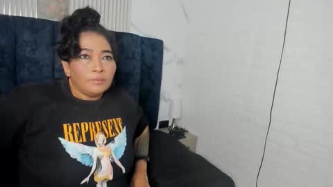 yunkeyc online show from February 8, 6:00 pm