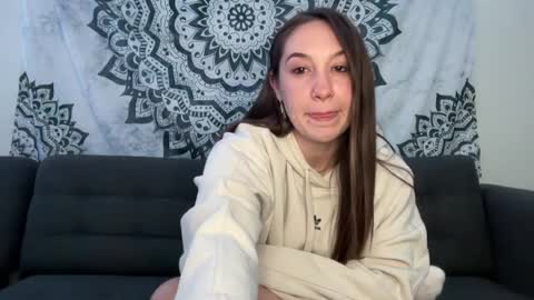 yurdreams_22 online show from May 10, 2:17 am