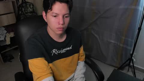 yurii_moody online show from February 17, 12:32 am