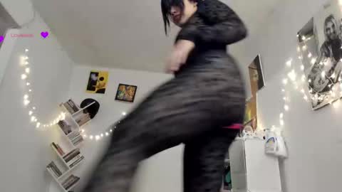 paola online show from March 8, 12:11 am