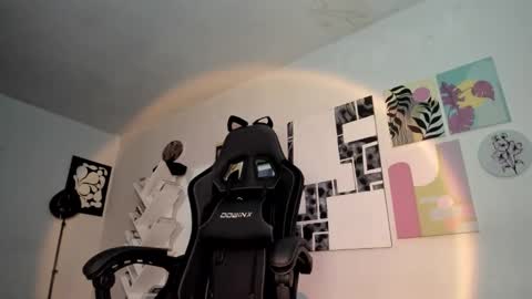 paola online show from January 6, 11:29 pm