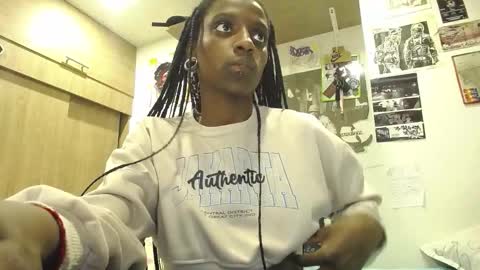 Snapshot of yuya_mbb chatting on February 27, 11:27 pm Yuya online show from February 27, 11:27 pm