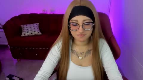 Yuyu  online show from November 25, 3:34 pm