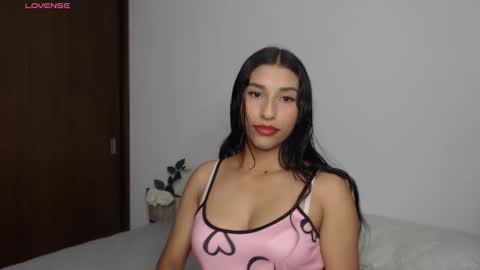 Snapshot of yuziidreams chatting on October 10, 10:42 pm yuzii Im new to these pages so I hope you guys are kind to me. online show from October 10, 10:42 pm