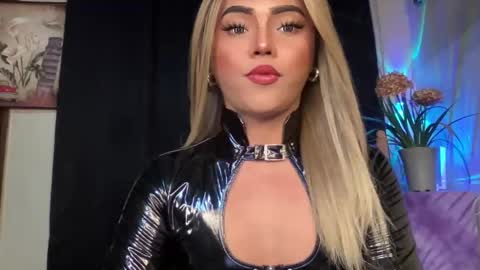 Miss Cali online show from October 22, 6:29 pm