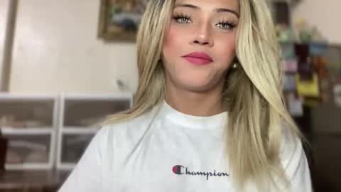 Miss Cali online show from November 16, 2:06 am