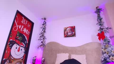 Zoe  online show from December 15, 3:00 am