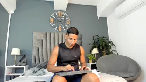 Snapshot of zac_haynes chatting on October 4, 5:44 pm zac online show from October 4, 5:44 pm