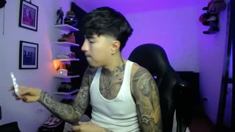 zac_muller1 online show from January 11, 11:59 am