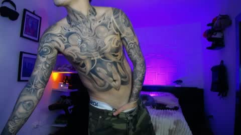 zac_muller1 online show from April 2, 2:53 am