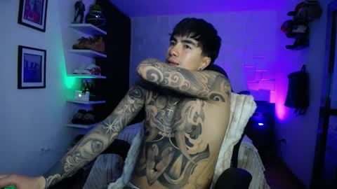 zac_muller1 online show from April 12, 8:41 am