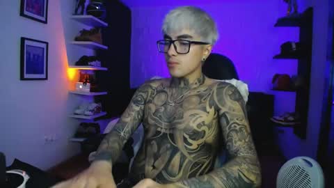 zac_muller1 online show from May 29, 1:58 am