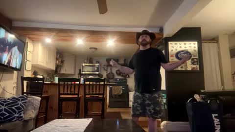 Snapshot of zach42104 chatting on March 6, 9:50 am zach42104 online show from March 6, 9:50 am