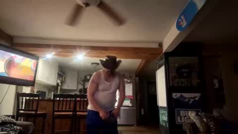 Snapshot of zach42104 chatting on April 16, 4:02 am zach42104 online show from April 16, 4:02 am