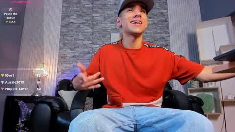 zack_joness10 online show from April 2, 5:05 am