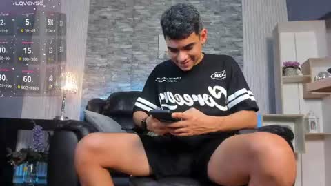 Snapshot of zack_joness10 chatting on July 2, 4:51 am zack_joness10 online show from July 2, 4:51 am