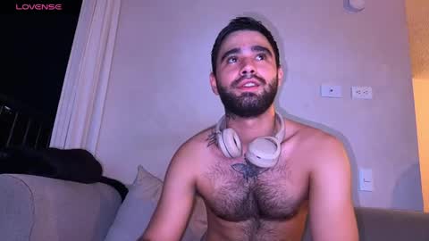 zack_sullivan22 online show from May 15, 11:56 pm