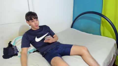 ZackMontiel07 online show from October 23, 9:52 am