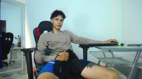 zack online show from December 5, 11:18 pm