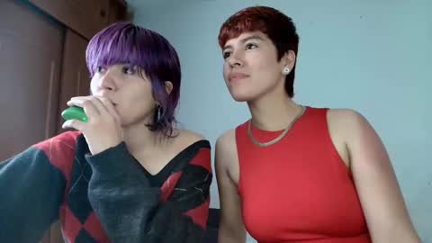 Snapshot of zafira_raven chatting on December 15, 4:55 pm zafira_raven online show from December 15, 4:55 pm