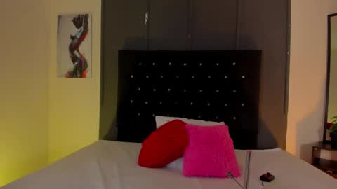 Snapshot of zafiro__brown chatting on March 6, 8:27 pm Zafiro Brown online show from March 6, 8:27 pm